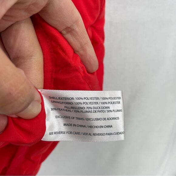 ~Woolrich Women's Red Quilted Vest M - Picture 7 of 7